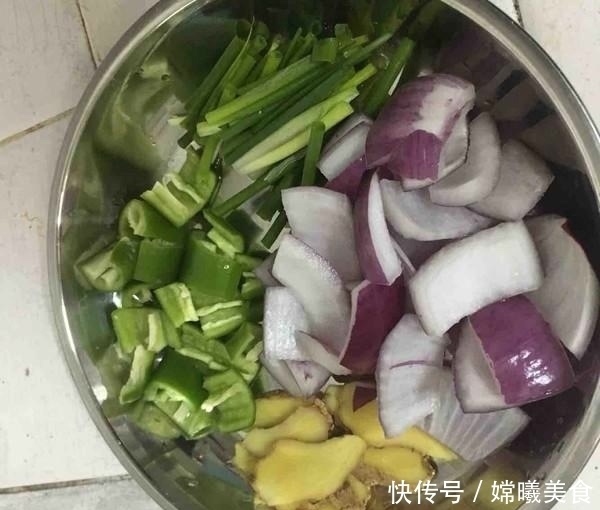  这道虾，我能把壳都吃了，做法无敌简单，好吃到跳脚的美味