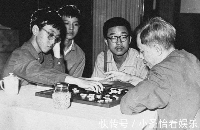 下棋#中国曾经“第一神童”:下棋赢过副总理,最后却抛妻弃子出家为僧