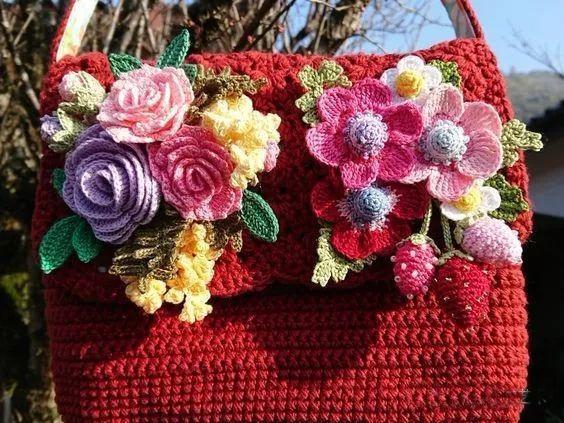 小花片 55款超美的钩花包包,只要会钩不同的花,拼缝在一起,就能做出