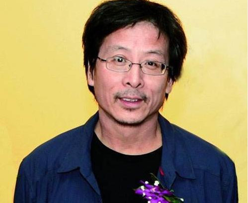 肖像@同给老婆画肖像,露齿笑卖了112万元,穿薄衫的卖了3136万