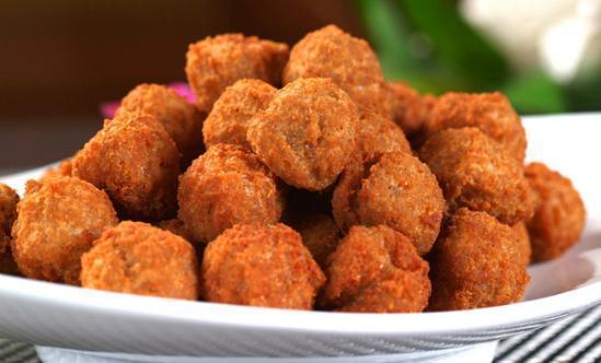 炸肉丸子,万万不可直接下锅,只需简单2步,丸子炸出又香又脆