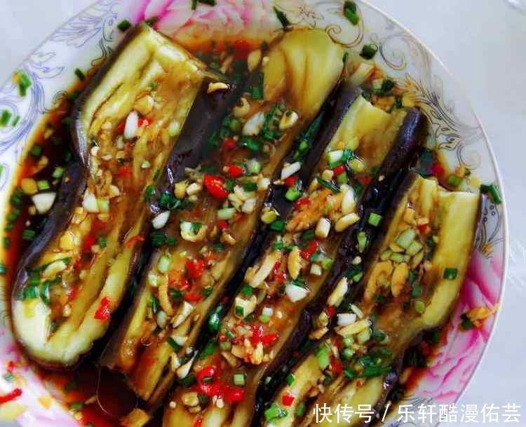 茄子皮|夏天茄子别再素炒了，新吃法给你，色香味俱全，配上米饭超香