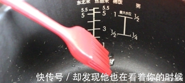 蛋糕|用电饭锅做蛋糕原来这么简单,面粉和鸡蛋一搅,比蛋糕店买的好吃