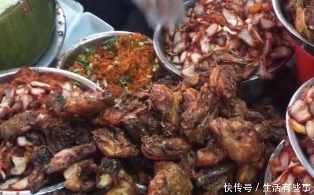 顾客|女子街头巧卖米饭30元一份每天100份不够卖顾客好吃