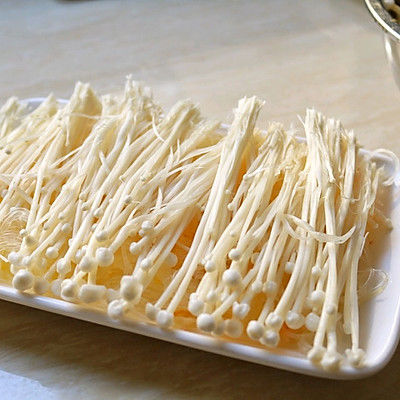 金剁椒蒜蓉蒸粉丝金针菇