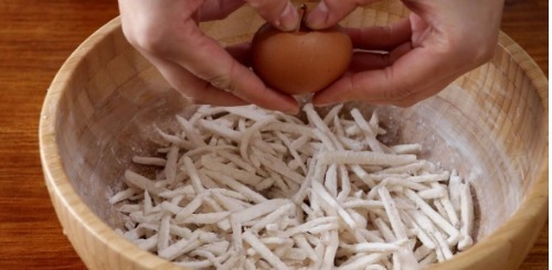 香酥|教你杏鲍菇的新做法,不炒不蒸不凉拌,香酥美味,越吃越香