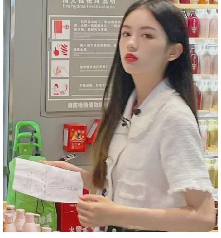 中餐厅|《中餐厅5》新路透，周也带着丁真逛超市，姐弟俩高糊图还是养眼