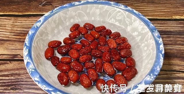 红枣性温|秋天,吃梨吃银耳都不如多吃它,坚持每天吃几颗,精神满满过秋天