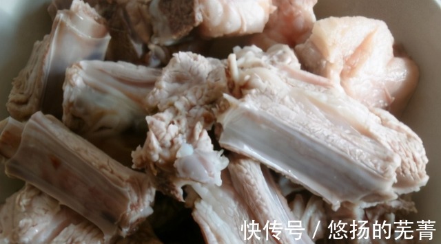 炖羊肉时,牢记“1放2不做”窍门,不腥还好吃,方法教给你!