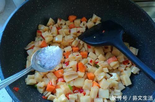 家常|这道家常下饭菜，8分钟就搞定，眼下正适合吃，老少皆宜