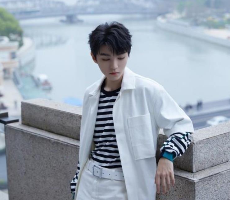 《恰好是少年》开播,川藏风景好美,王俊凯高原反应不忘自拍