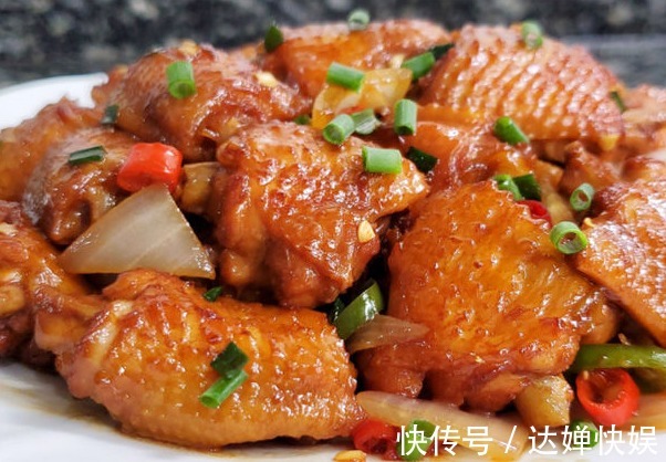 营养均衡|鸡肉不能吃了专家指出吃鸡更易患以下三种疾病,你还敢不敢吃