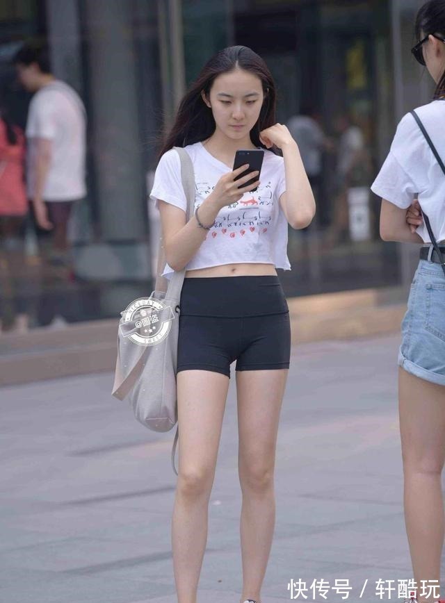 穿搭 个性独特的瑜伽裤穿搭稳重有气质，轻盈舒适又优雅，活力减龄！