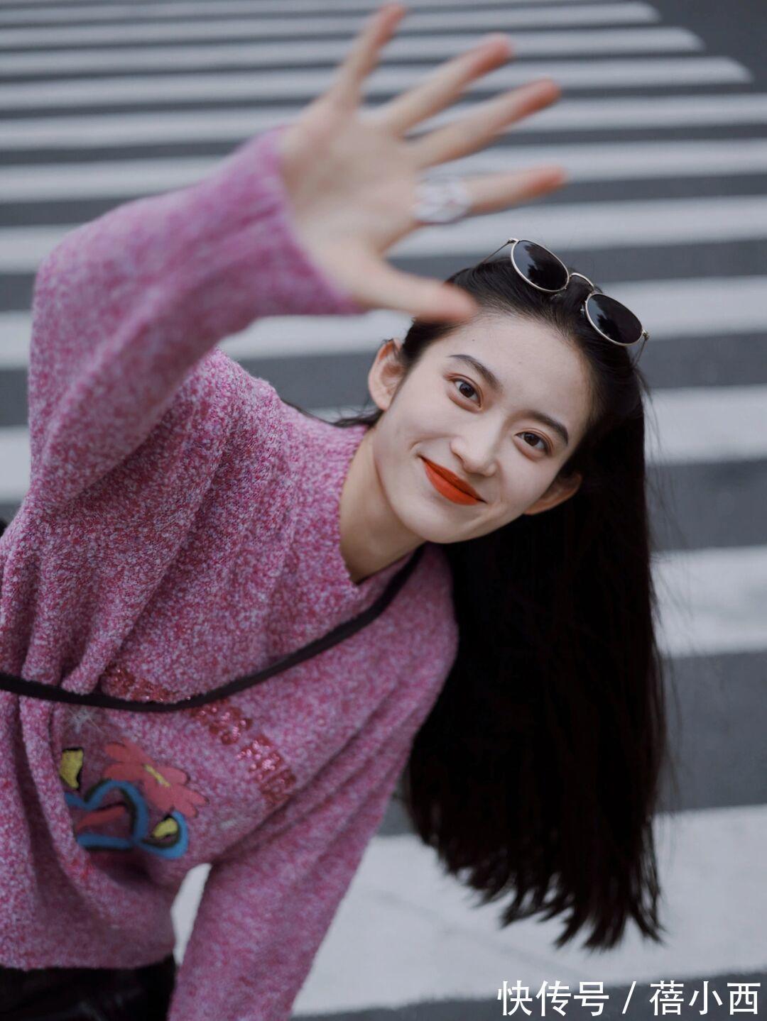 时尚 冬季“毛衣”怎么穿更好看?建议从这4个颜色入手,保暖又时尚