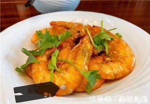 红烧黄花鱼|周末陪孩子回家，老妈下厨招待，发到朋友圈，闺蜜简单的幸福