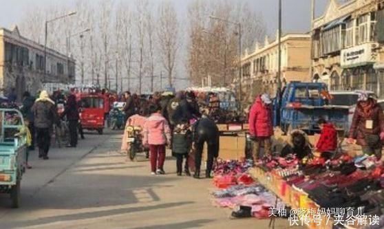 爸爸|新买的鞋子,宝宝穿上就哭,妈妈生气,爸爸却从中抠出一物