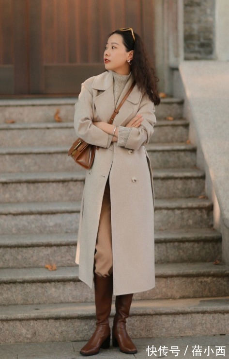 连衣裙|秋冬建议多穿“大衣+靴子”,内搭毛衣、连衣裙、牛仔裤真时髦