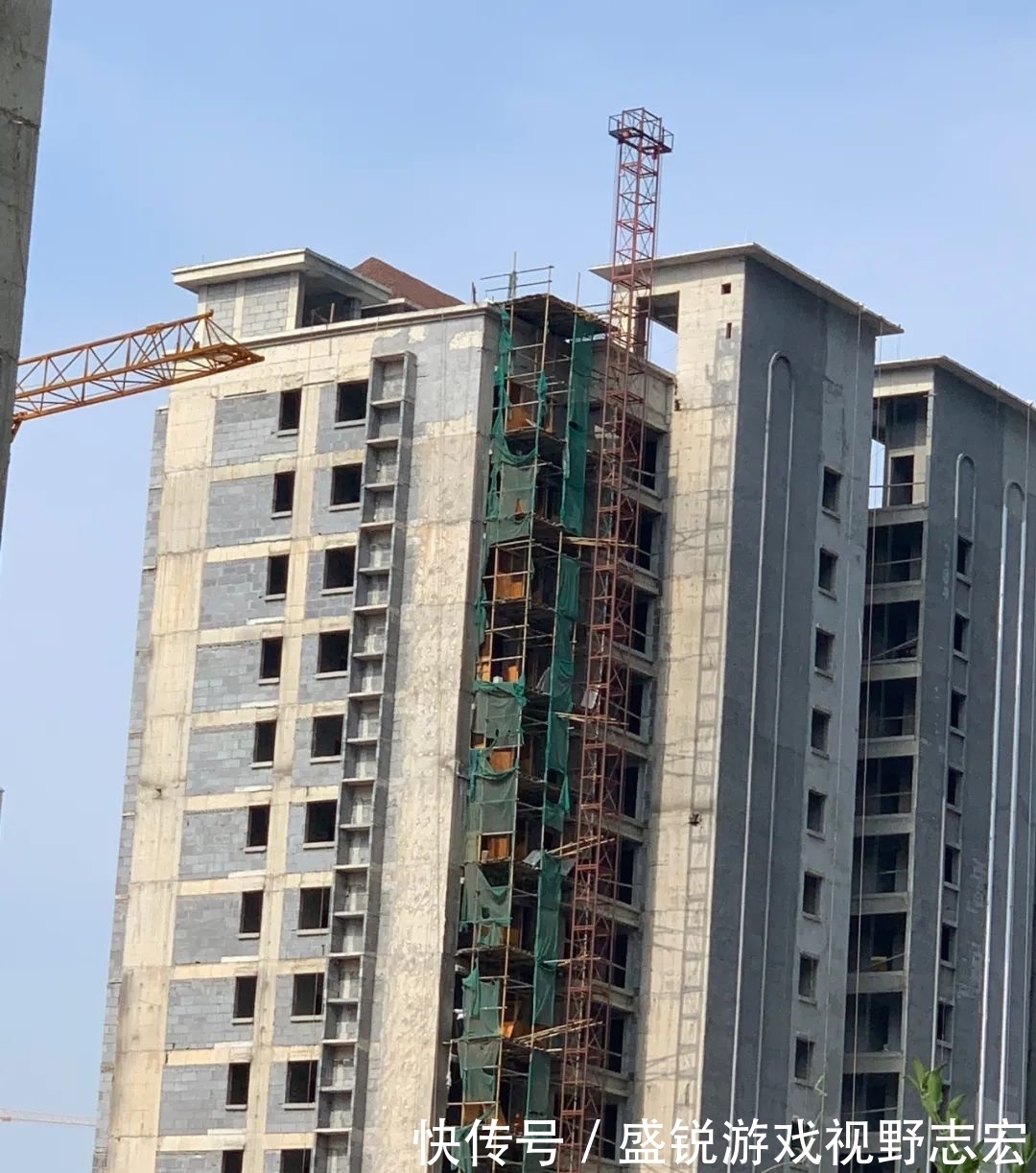 施工|西班牙小镇工程进度播报:仲夏知绿盛 臻情传家音