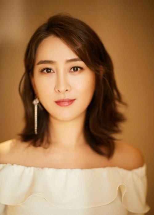 颧骨|你的脸适合什么发型?3步简单测试,让你找到你的脸型适合的发型