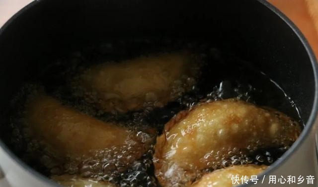 满满的|「早餐」韭菜不做韭菜盒子,试试这样做,金黄酥脆,满满的馅料,太过瘾了