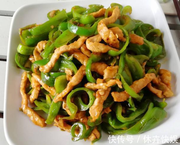 一日三餐|青椒炒肉,先炒青椒还是先炒肉许多人不知道,难怪不香嫩不入味