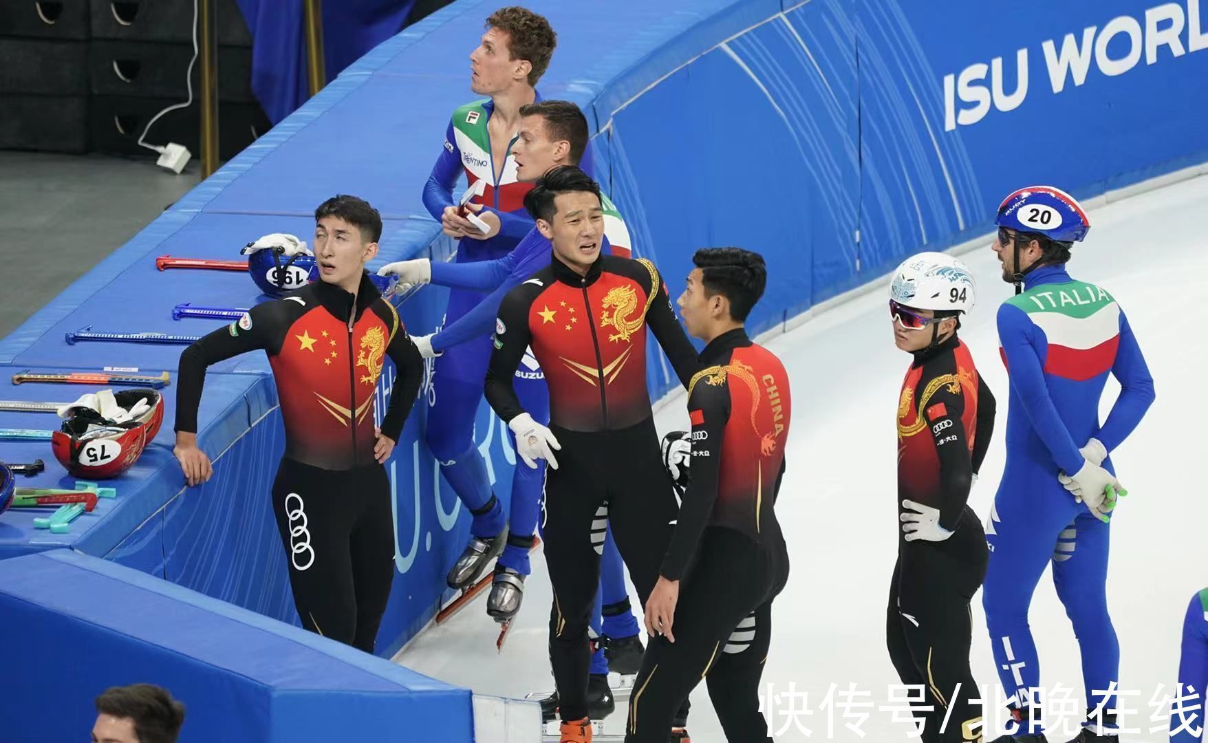 韩国队|短道速滑世界杯男子5000米接力中国被判没成绩,荷兰夺冠