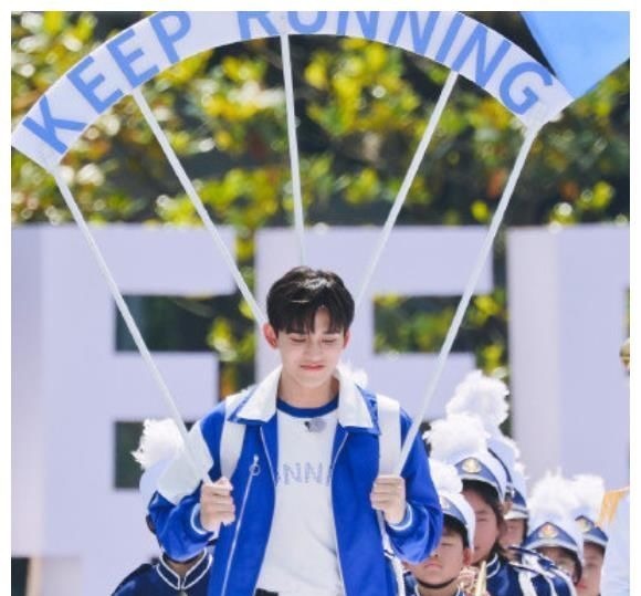 跑男运动会:baby当指挥,蔡徐坤成护旗手,宋雨琦身份特别特殊