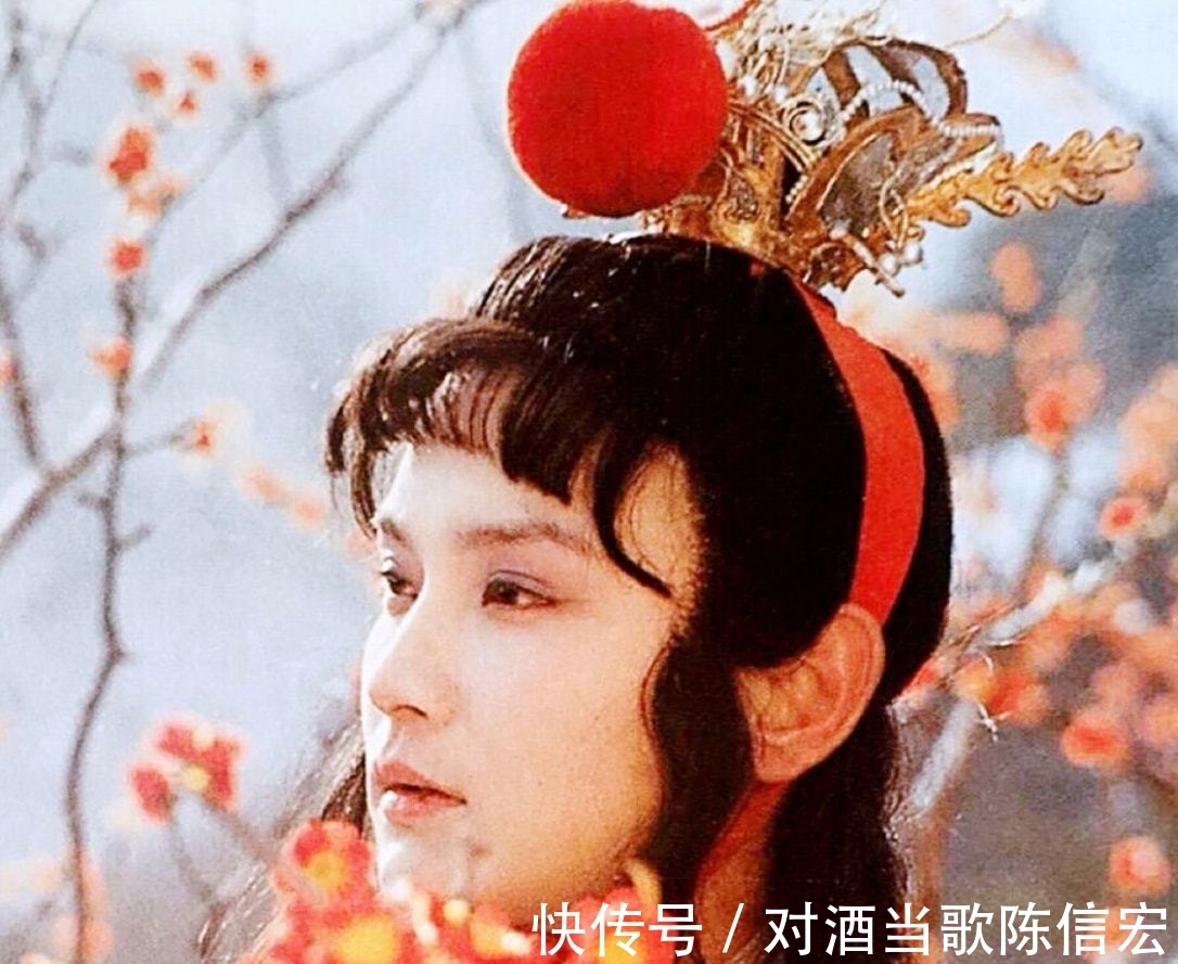 探春@薛宝钗对宝玉，究竟什么态度？两个名字见端倪