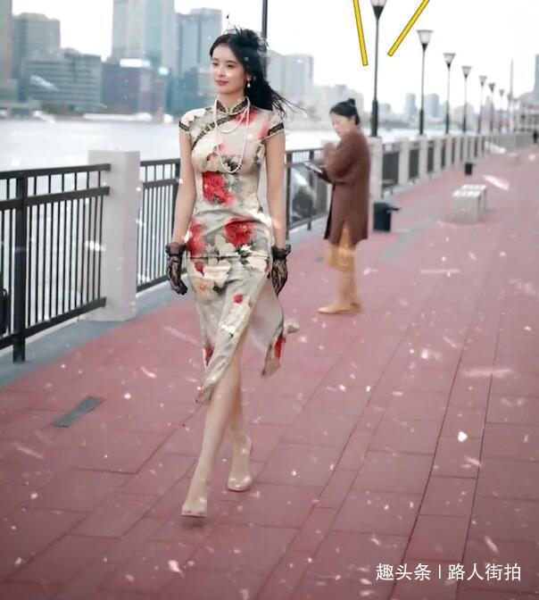 女神 雪景是的旗袍女神,极具东方女人的知性矜持