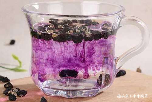 皱纹|女性不想脸部松弛,此物每天晚上吃几颗,皱纹不见了