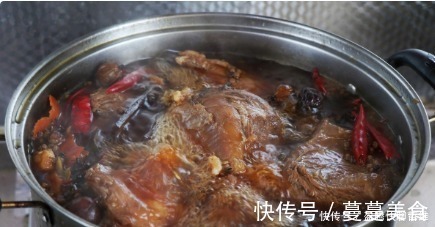 大厨教你辣卤牛肉的家庭做法，牛肉酱香入味，简单易学，秘方拿走