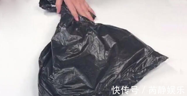 家里满地头发太难扫?试试这个超省事的方法,一根头发都见不到!