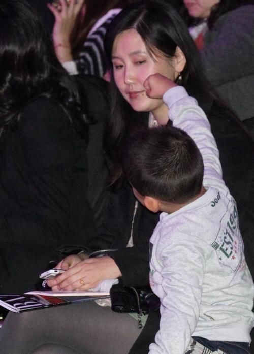 父母|养“废”一个男孩有多容易？父母只需一直做这件事就行了