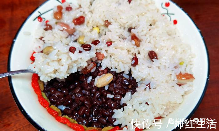 厨娘|年夜饭必备的美食，是主食也是菜，简单一蒸就好，寓意：幸福团圆