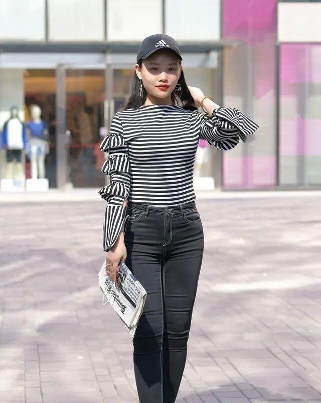 打底裤 紧身的打底裤只有自信的小姐姐才敢穿,让你美成焦点,魅力过人!