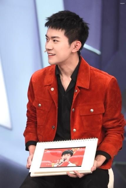 易烊千玺和春晚假发!居然是大型连续剧啊!四字弟弟也素颜回应啦