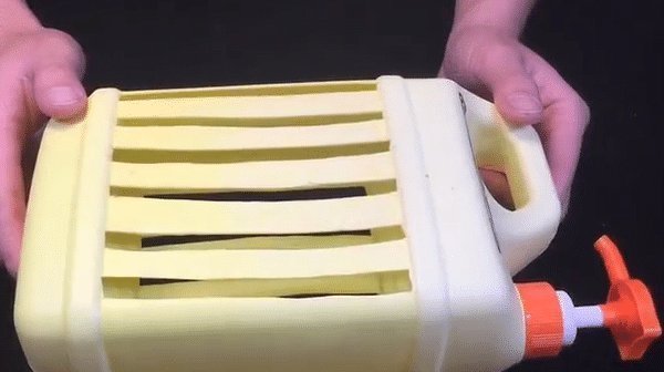 全家人|洗洁精瓶子扔掉等于“扔钱”,剪几刀放在厨房里,全家人都抢着用