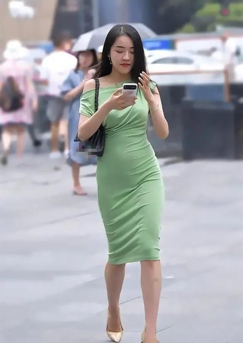 新颖|惊艳十足的连衣裙，新颖的剪裁设计，还有气质