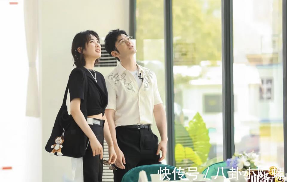 《中餐厅》第二期爆了？龚俊笑声太魔性、宁静变脸超快，收视稳了