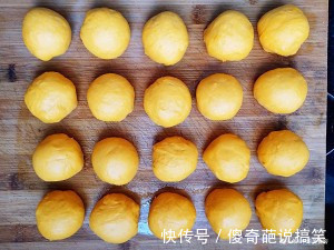 炸麻花，别再只知道用面粉，教你新做法，金黄酥脆，比面包还好吃