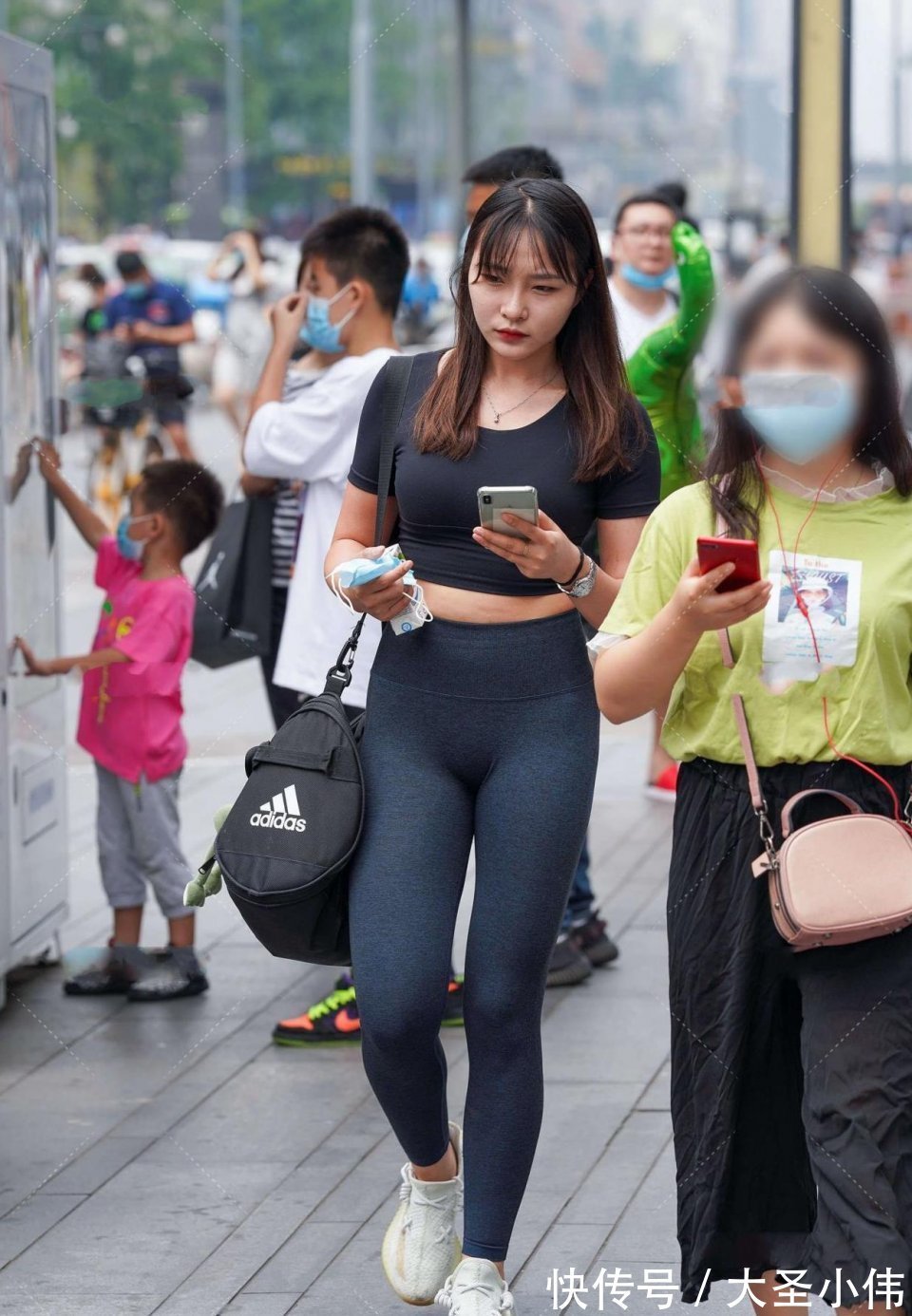 时分|美女街拍:谁说可爱在性感面前一文不值的?如此纯洁的美女,一起去吃饭吧