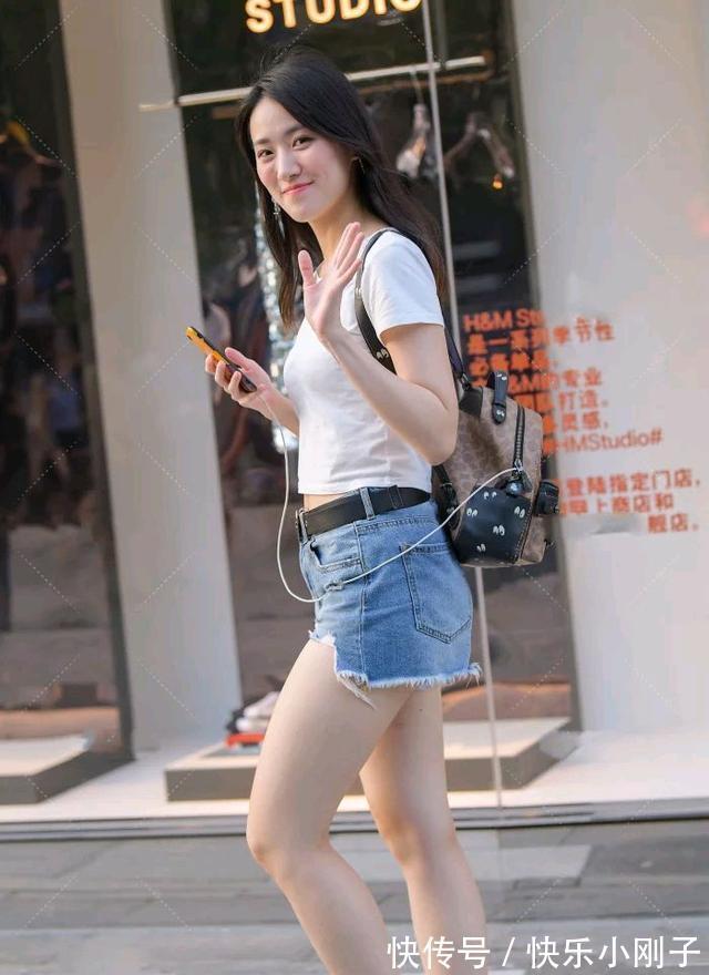 小姐姐 时尚又舒适的穿搭,帮你秀出凸凹有致好身材