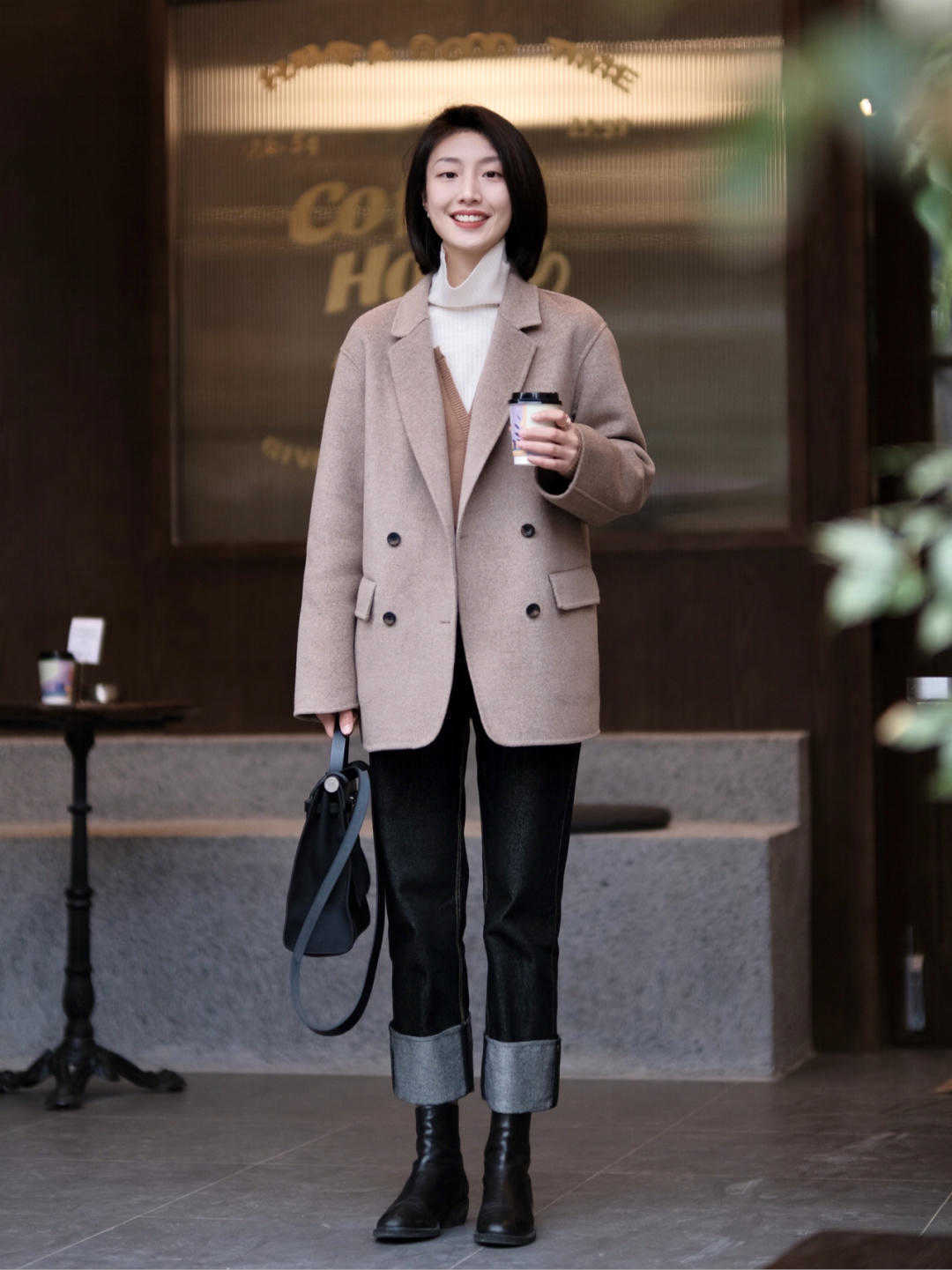 微胖女孩 阔腿裤可以收一收了,今年冬天流行直筒保暖裤,显瘦还保暖