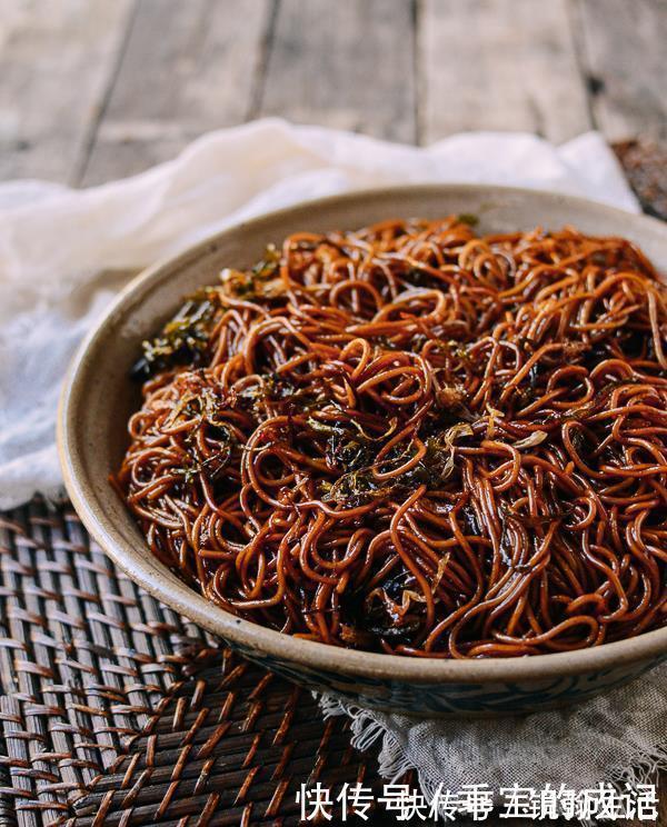 两碗|面条这样做,孩子又多吃了两碗,只要几分钟就能完成,味道真香