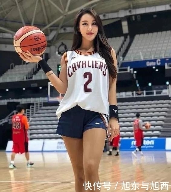 李恩壁|自律与健身打造了38岁李恩壁的沙漏身材，成功撩走26岁小男友