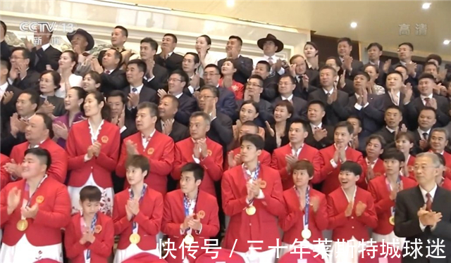巩立姣|1米4全红婵合影太逗!身后2米朱婷,紧挨200斤巩立姣,红姐太娇小
