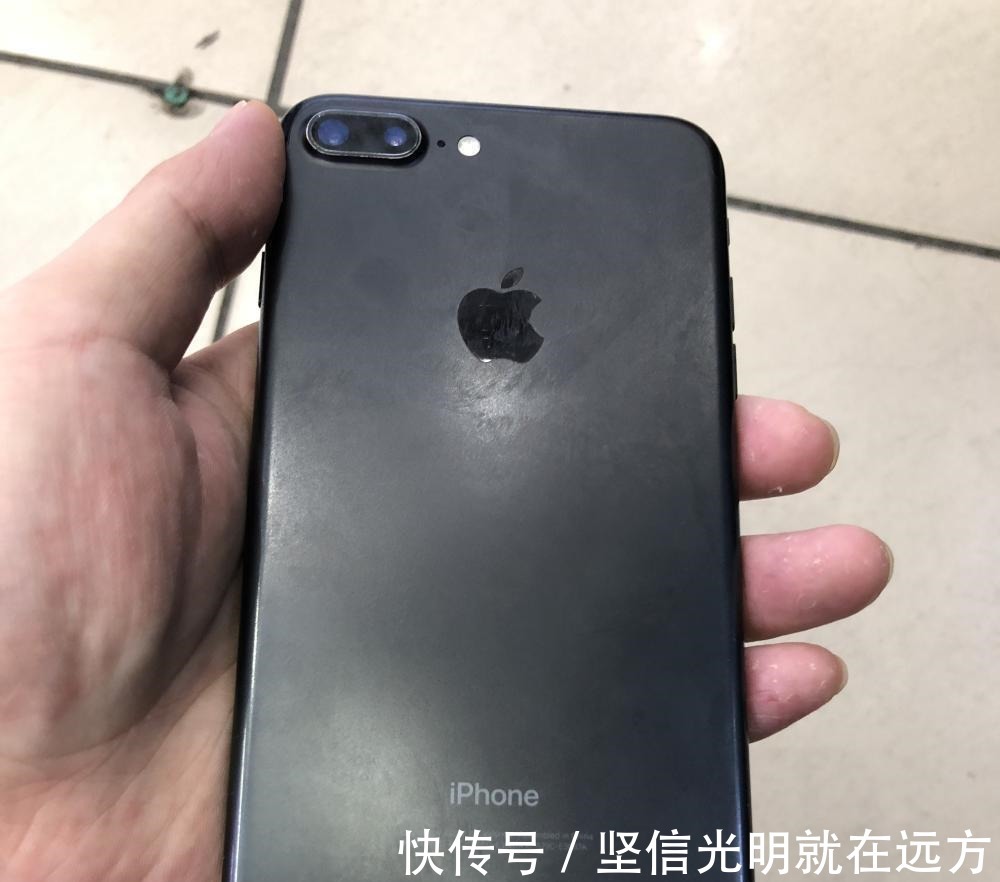 扬声器|网友在二手平台买iPhone7Plus, 面交后才知道水有多深。