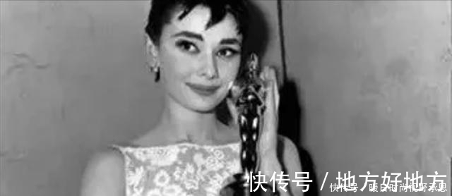 奥斯卡金像奖|纪梵希“爱”了赫本40年,亲手为其披上3次嫁衣,终身不娶