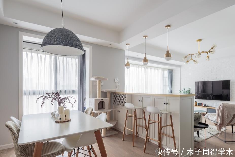 茶几|你家客厅还是沙发+茶几+电视?早过时了,现在年轻人都这样装!