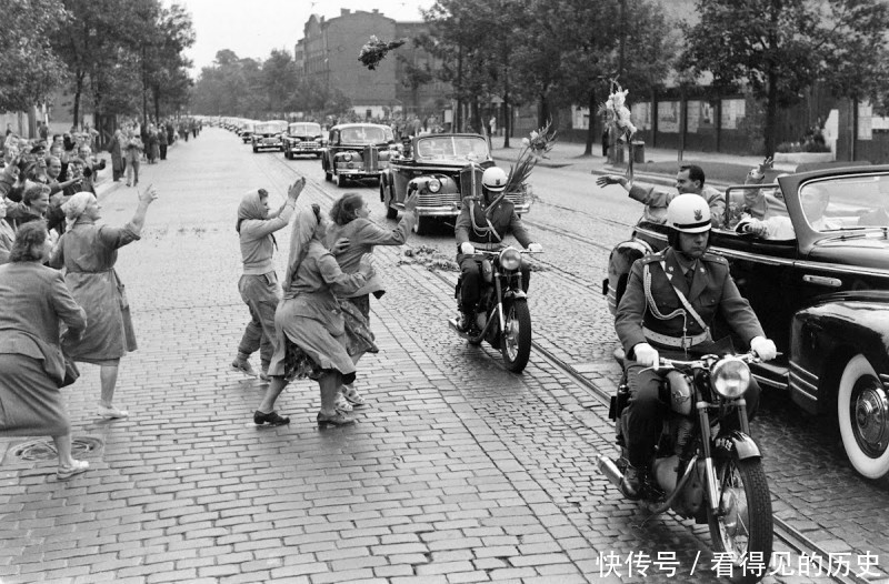 热烈欢迎|尼克松出访波兰 受到热烈欢迎 和他在苏联的待遇形成鲜明对比